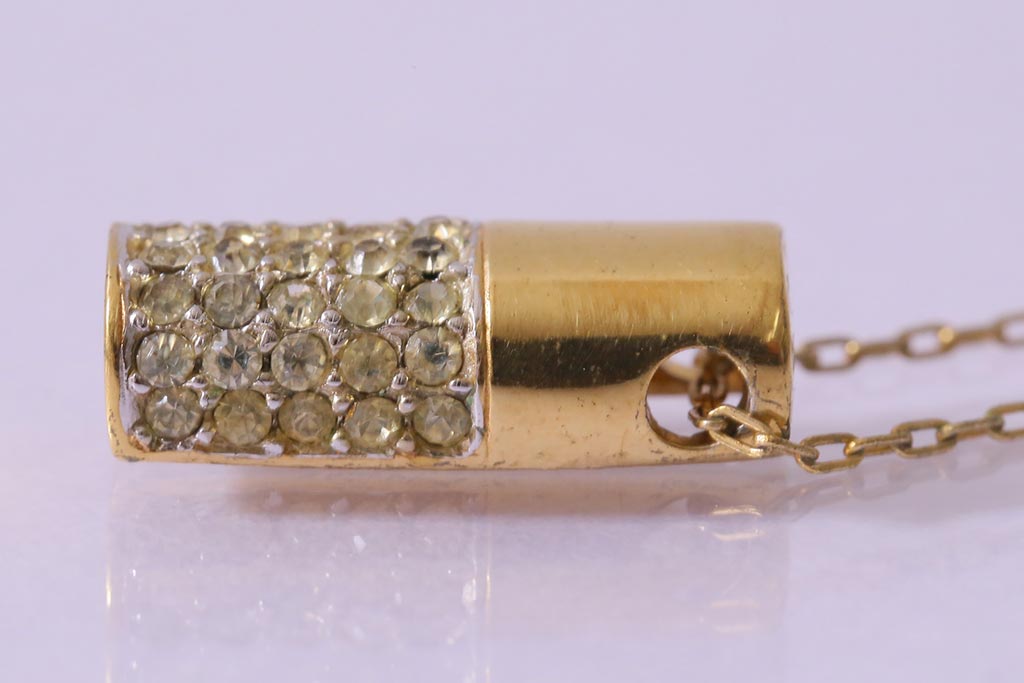 ビンテージアクセサリー　和製ビンテージ　クラシカルなデザインのネックレス(R-043016)