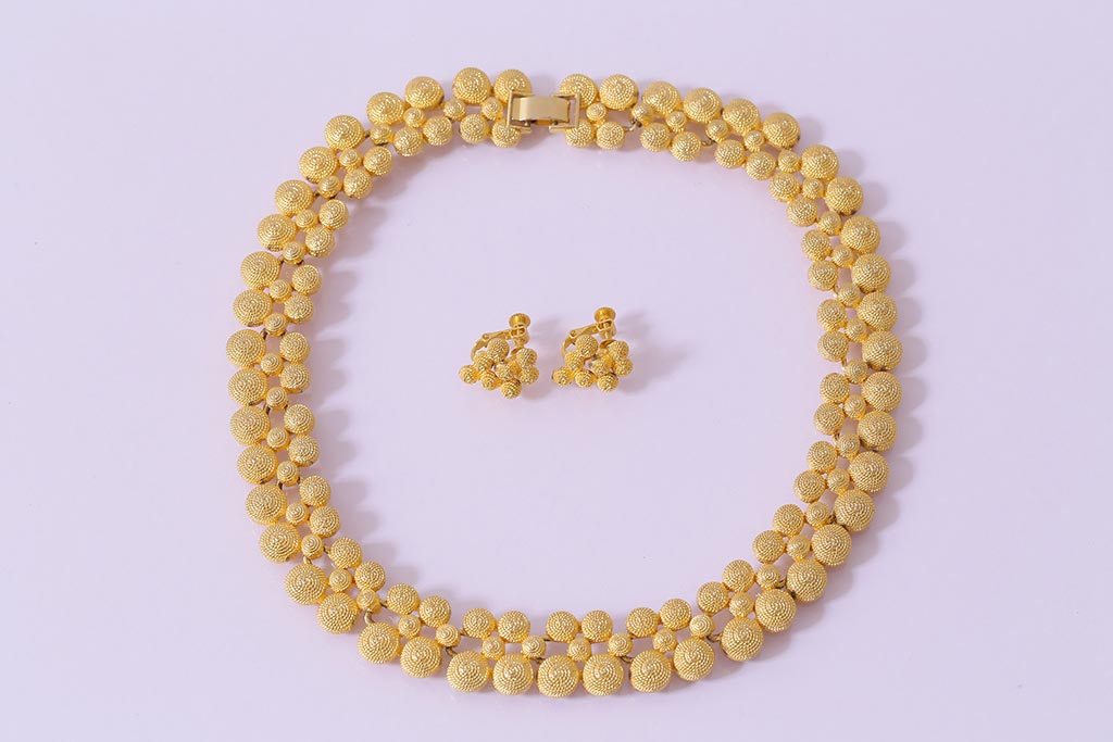 ビンテージアクセサリー　和製　統一感のあるデザインのアクセサリー2点(ネックレス・イヤリング)(R-043019)