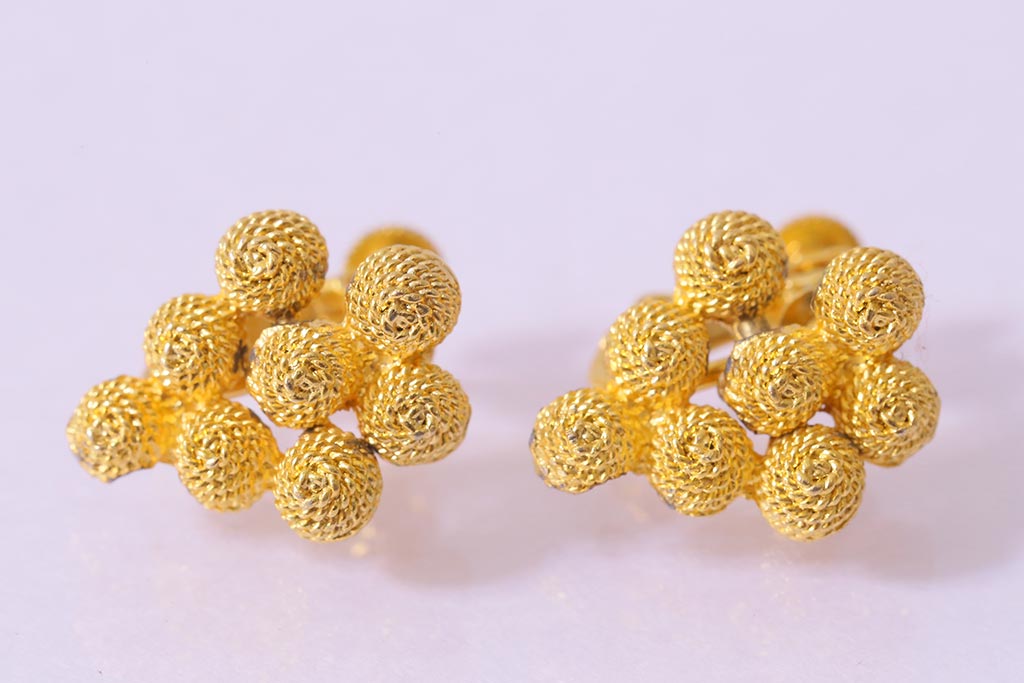 ビンテージアクセサリー　和製　統一感のあるデザインのアクセサリー2点(ネックレス・イヤリング)(R-043019)