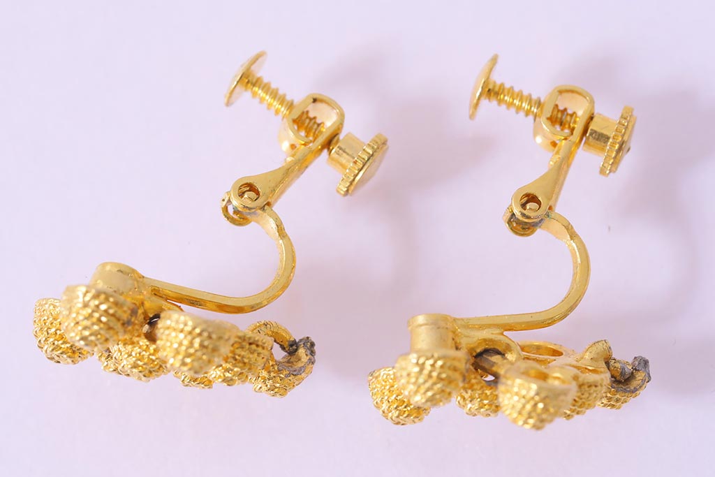 ビンテージアクセサリー　和製　統一感のあるデザインのアクセサリー2点(ネックレス・イヤリング)(R-043019)
