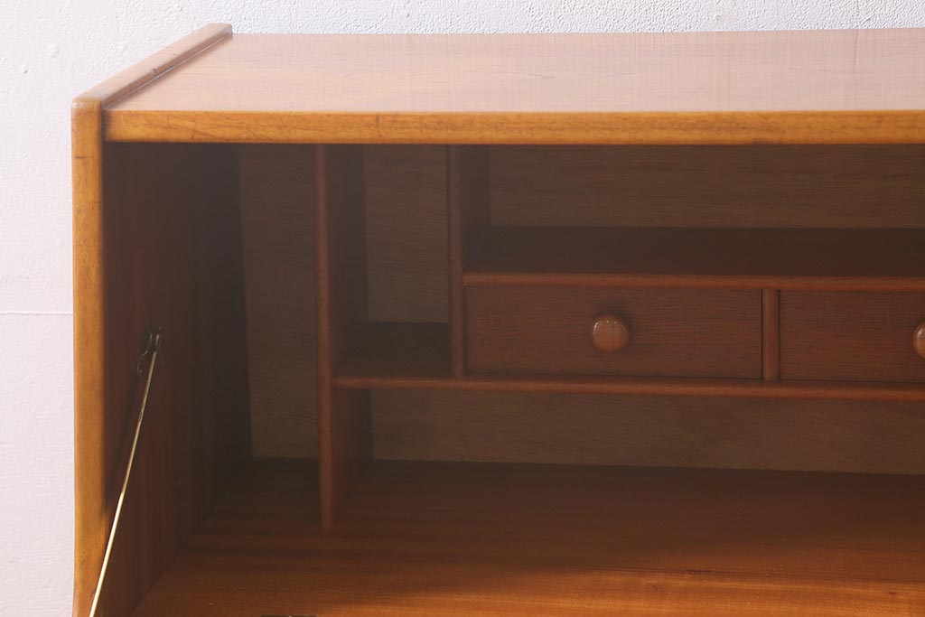 ヴィンテージ家具　北欧ビンテージ　ペイントとチーク材のバイカラーがおしゃれなライティングビューロー(デスク、机、在宅ワーク、在宅用チェスト)(R-043023)