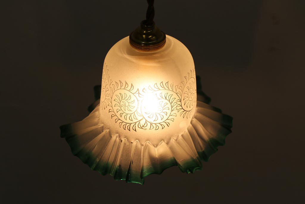 ヴィンテージ照明　イギリスビンテージ　エッチングガラスとフリルシェードがお洒落なペンダントライト(ランプシェード、天井照明)(R-043113)