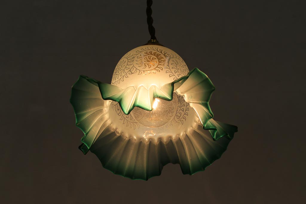 ヴィンテージ照明　イギリスビンテージ　エッチングガラスとフリルシェードがお洒落なペンダントライト(ランプシェード、天井照明)(R-043118)