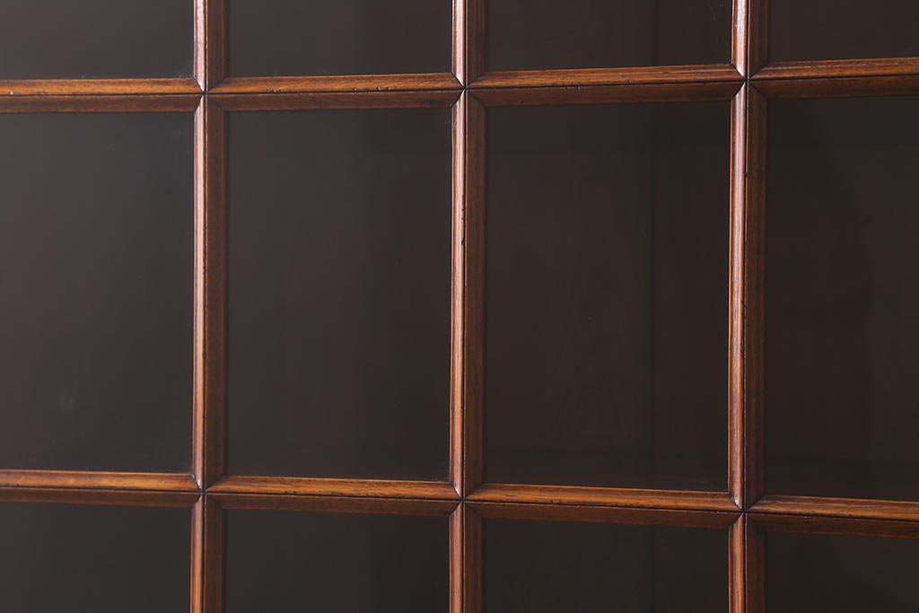 中古　オランダ　CHARM CLASSIC(チャームクラシック)　ナラ材　アンティークテイストなキャビネット(食器棚、飾り棚、収納棚)(定価約120万円)(R-043125)