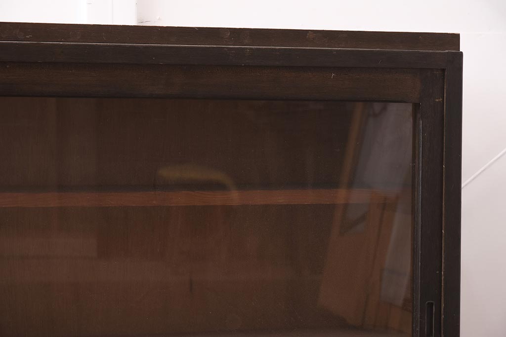 アンティーク家具　和製　昭和中期　レトロな雰囲気漂う戸棚(収納棚、キャビネット)(R-043128)