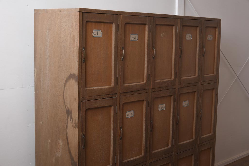 アンティーク家具　昭和レトロ　ナラ材　ナチュラルな木色のロッカー(戸棚、下駄箱、キャビネット)(R-043206)