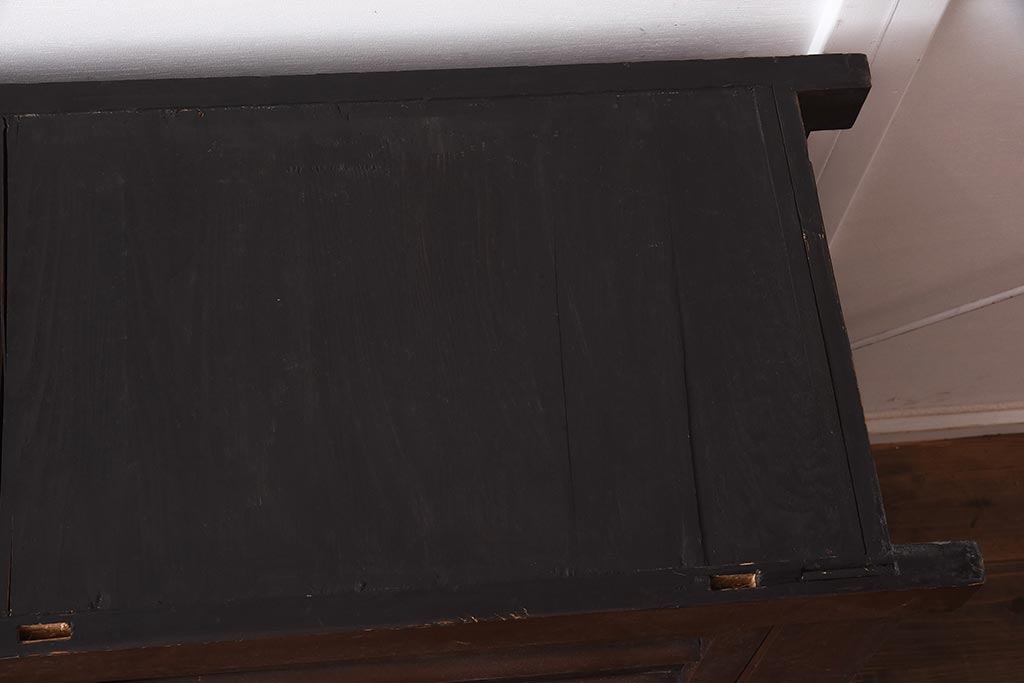 アンティーク家具　前板黒柿材　和モダンにおすすめの4尺水屋箪笥(四尺重ね水屋、戸棚、収納棚)(R-043286)