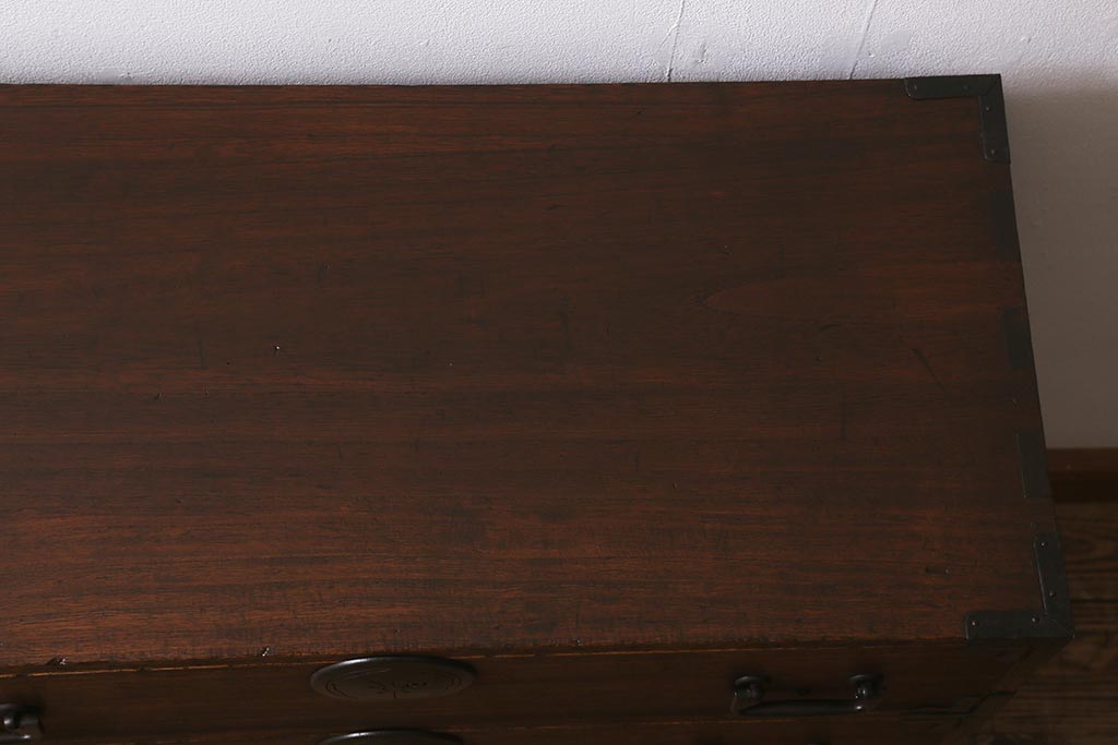 アンティーク家具　総桐材　大正昭和初期　小振りサイズが可愛らしい小箪笥(小タンス、サイドチェスト、小物収納、引き出し、桐箪笥、桐たんす)(R-043299)