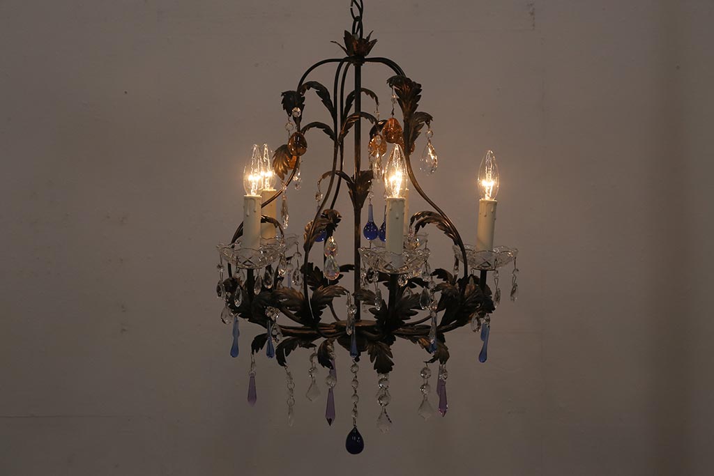 ヴィンテージ照明 輸入品 色付きのガラスドロップがおしゃれなリーフシャンデリア 天井照明 ビンテージ R ラフジュ工房