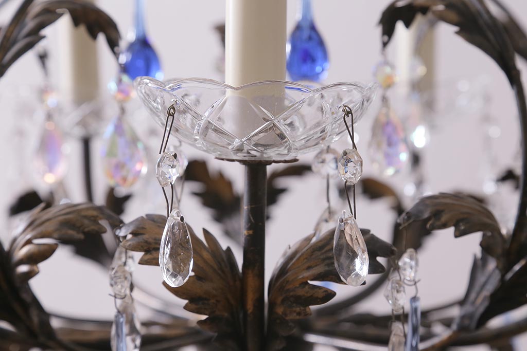 ヴィンテージ照明　輸入品　色付きのガラスドロップがおしゃれなリーフシャンデリア(天井照明、ビンテージ)(R-043304)
