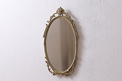 ヴィンテージ雑貨　ヨーロッパビンテージ　気品漂うデザインの丸型ウォールミラー(鏡)(R-043308)