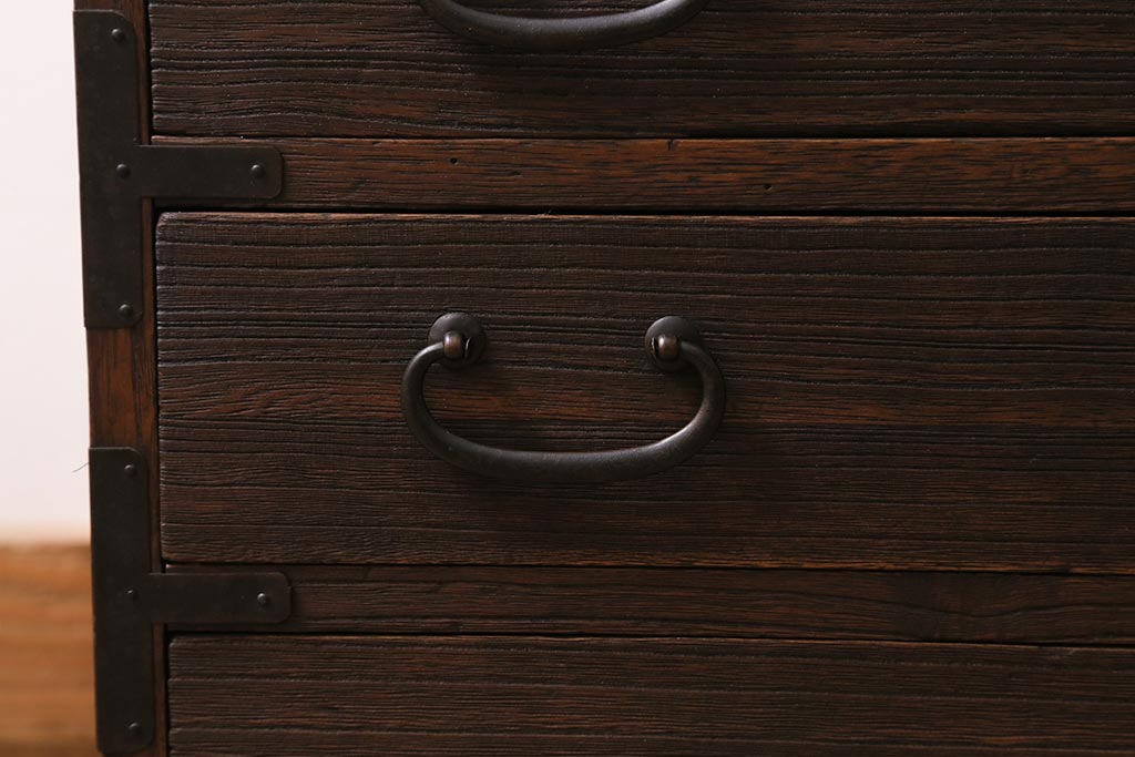 アンティーク家具　昭和初期　総桐材　使いこまれた銅金具が味わい深い小タンス(引き出し、時代箪笥、整理タンス)(R-043324)