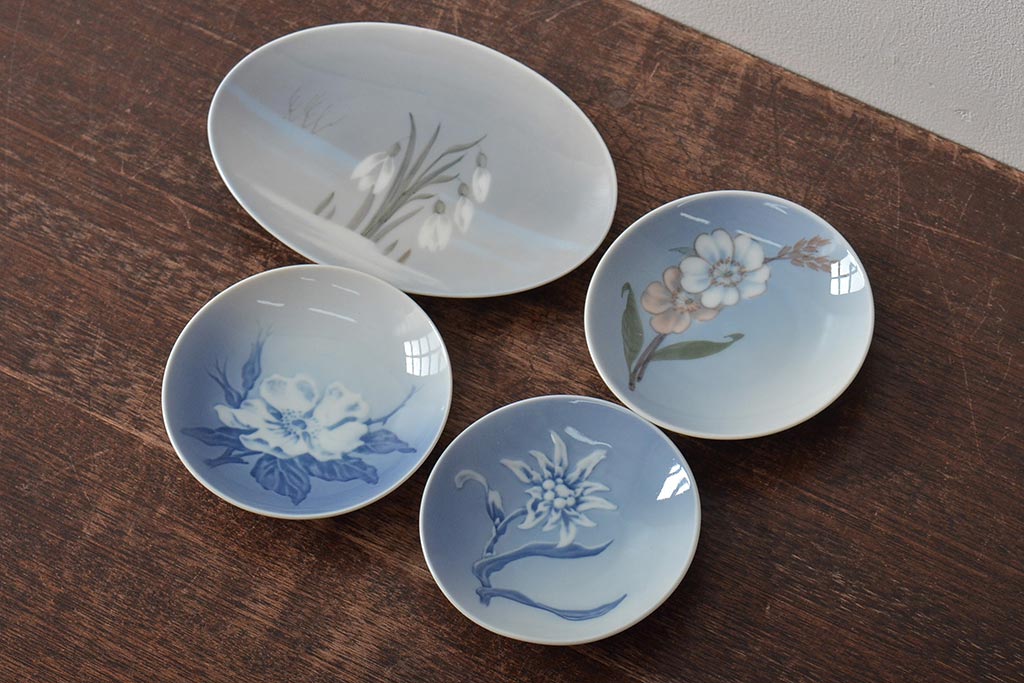 ROYAL COPENHAGEN(ロイヤルコペンハーゲン)　花柄小皿4枚セット(オーバルプレート、洋食器)(R-043333)