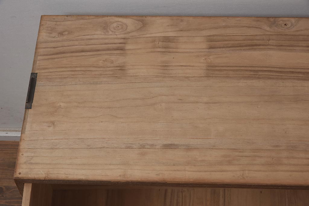 レトロ家具　昭和中期　桐材 シンプルで素朴な箪笥2段(ローボード、テレビ台、チェスト、引き出し、桐箪笥、桐たんす)(R-043352)