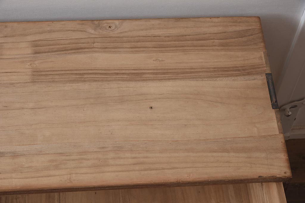 レトロ家具　昭和中期　桐材 シンプルで素朴な箪笥2段(ローボード、テレビ台、チェスト、引き出し、桐箪笥、桐たんす)(R-043352)