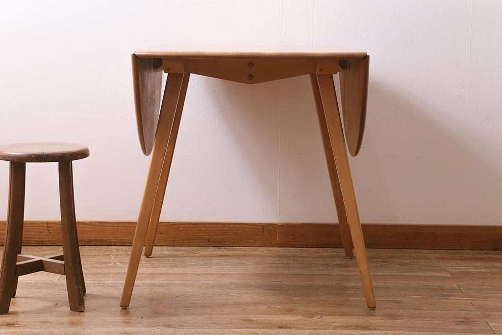 ヴィンテージ家具　イギリスビンテージ　ERCOL(アーコール)　エルム材　ウィンザードロップリーフテーブル(バタフライテーブル、ラウンドテーブル)(R-043354)