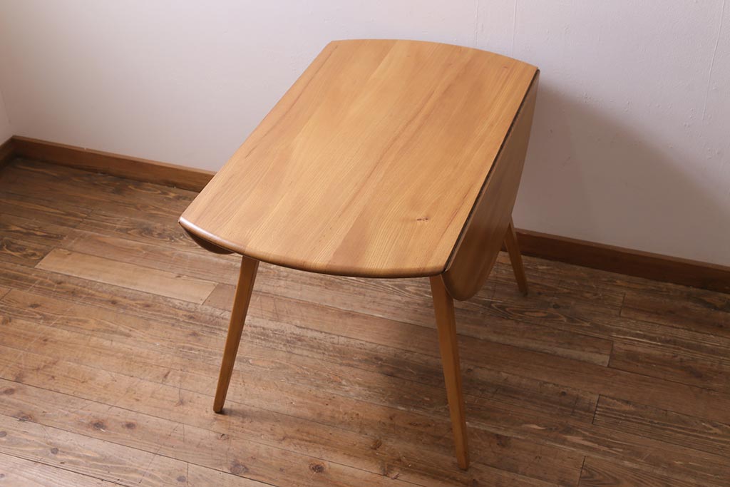 ヴィンテージ家具　イギリスビンテージ　ERCOL(アーコール)　エルム材　ウィンザードロップリーフテーブル(バタフライテーブル、ラウンドテーブル)(R-043354)