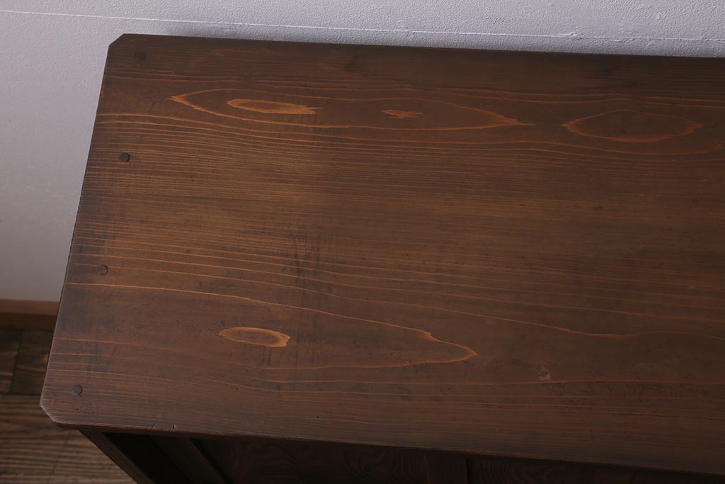 アンティーク家具　和製アンティーク　引き出し付き!　杢目の美しい杉材を使った昭和初期の下駄箱(収納棚、戸棚)(R-043356)