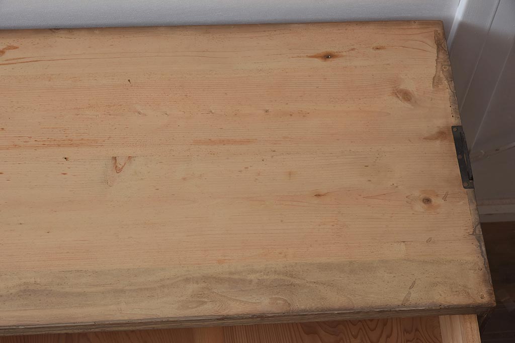 レトロ家具　昭和中期　桐材 シンプルで素朴な箪笥3段(ローボード、テレビ台、チェスト、引き出し、桐箪笥、桐たんす)(R-043358)