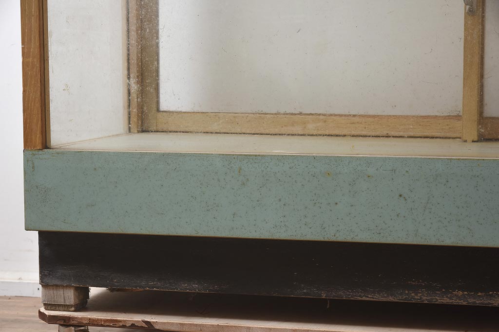 レトロ家具　昭和中期　ペイントカラーがお洒落なガラスケース(ショーケース、陳列棚)(R-043362)