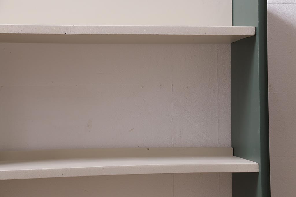 ペイント家具　和製アンティーク　ダークグリーンとアイボリーの組み合わせがお洒落なブックシェルフ(本棚、収納棚、ラック)(R-043373)