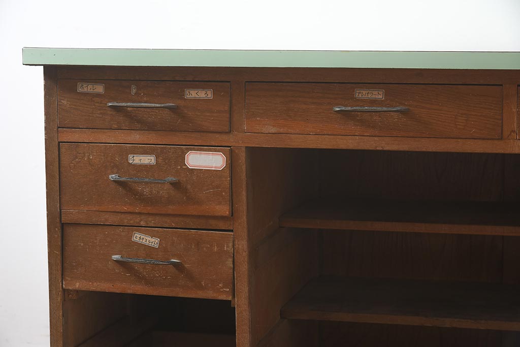 ビンテージ家具　棚付き　木製　味のあるレトロな両袖机(ワークデスク、在宅ワーク、在宅用、作業台)(R-043437)