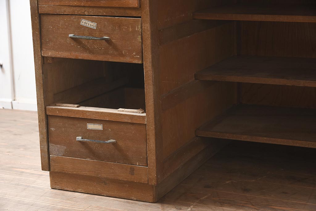 ビンテージ家具　棚付き　木製　味のあるレトロな両袖机(ワークデスク、在宅ワーク、在宅用、作業台)(R-043437)