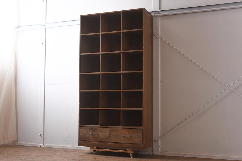 2人でシェアして使える！兄弟部屋におすすめのアンティーク家具