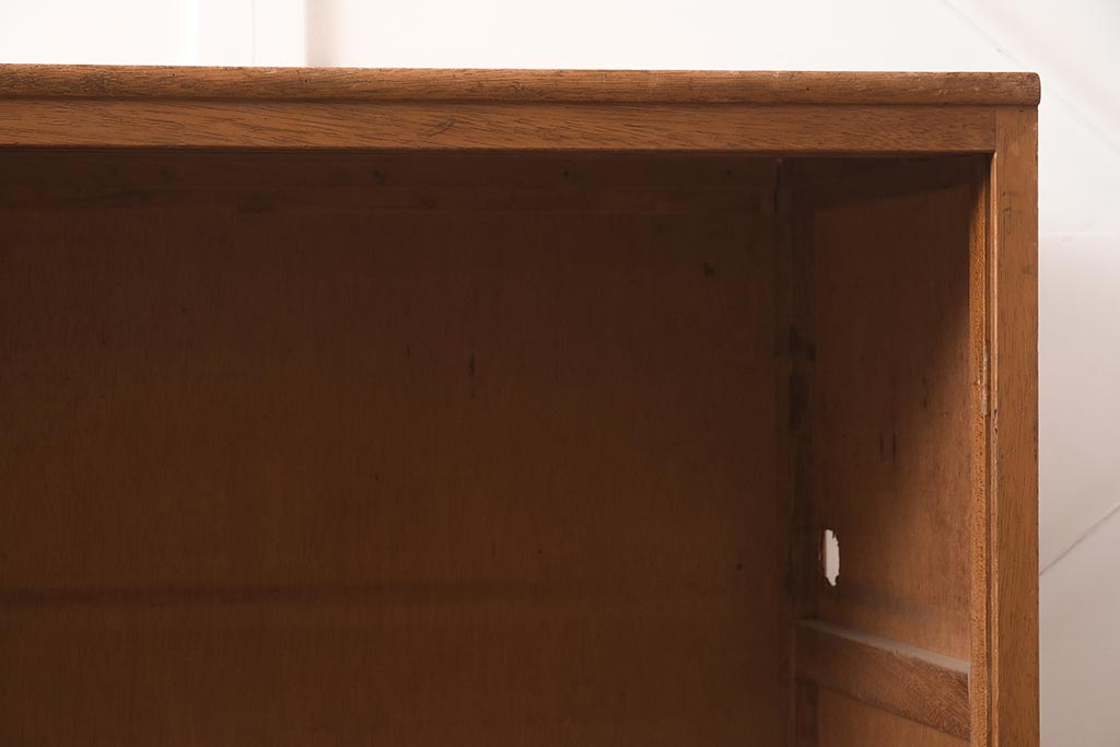 アンティーク家具　和製アンティーク　昭和中期　味わい深い雰囲気漂う戸棚(収納棚、キャビネット)(R-043449)