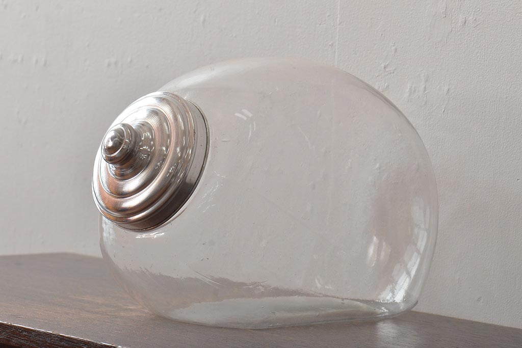 アンティーク雑貨　昭和中期　レトロで可愛らしい蓋付き猫瓶(ガラス瓶)(R-043465)