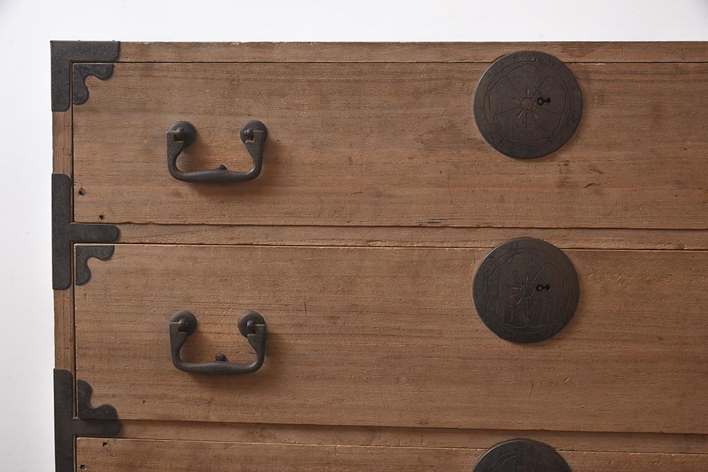 アンティーク家具　3段　新潟産　総桐材　シンプルな重ねの衣装箪笥(引き出し、桐箪笥、桐たんす)(R-043484)