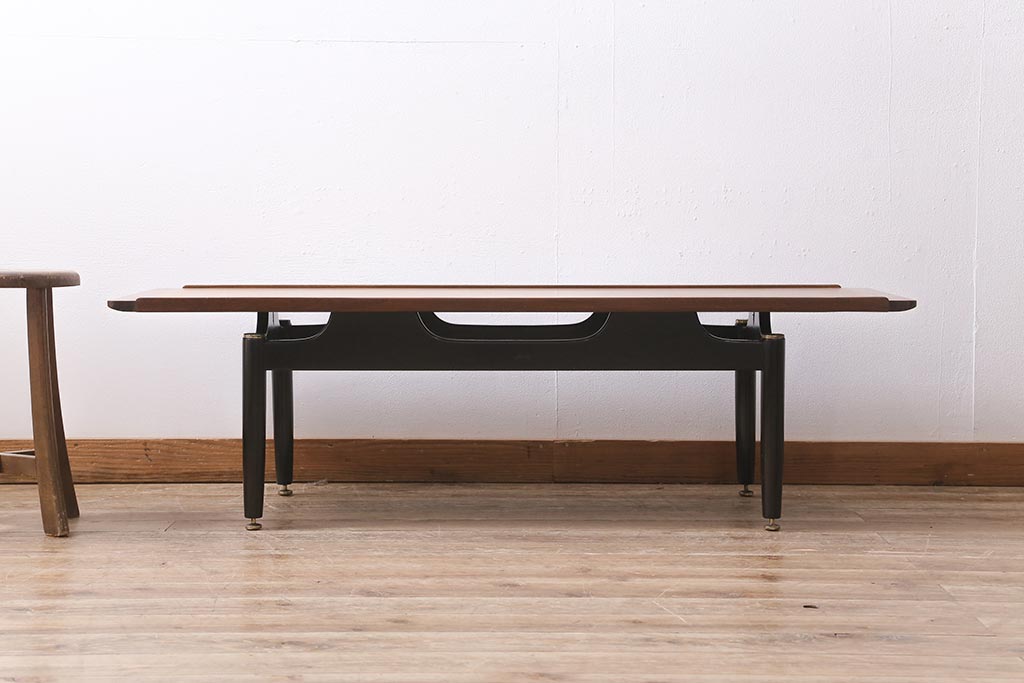ヴィンテージ家具　北欧ビンテージ　G-PLAN(ジープラン)　BB(Black&Brass)シリーズ　スタイリッシュなセンターテーブル(コーヒーテーブル、リビングテーブル)(R-043506)