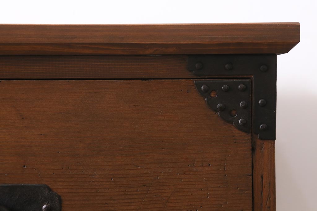 アンティーク家具　時代箪笥リメイク　ヒノキ材　棚付きの和風サイドボード(衣装箪笥)(R-043507)