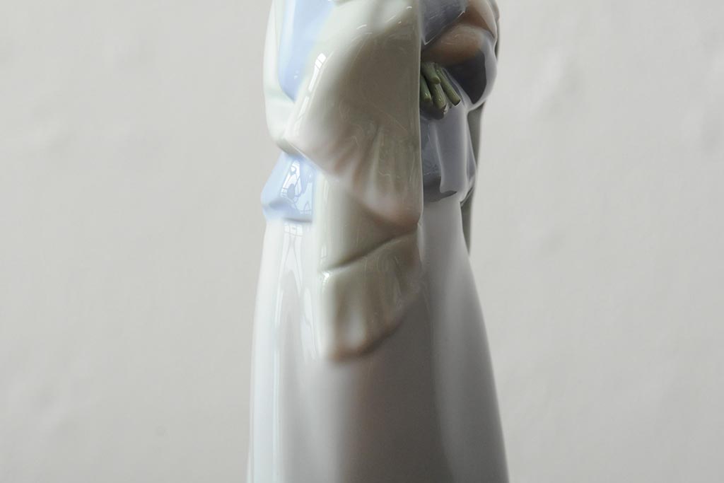 リヤドロ(LLADRO)　希少　ユリを持つ少女　GIRL WITH FLOWERS(オブジェ、置き物)(R-043526)