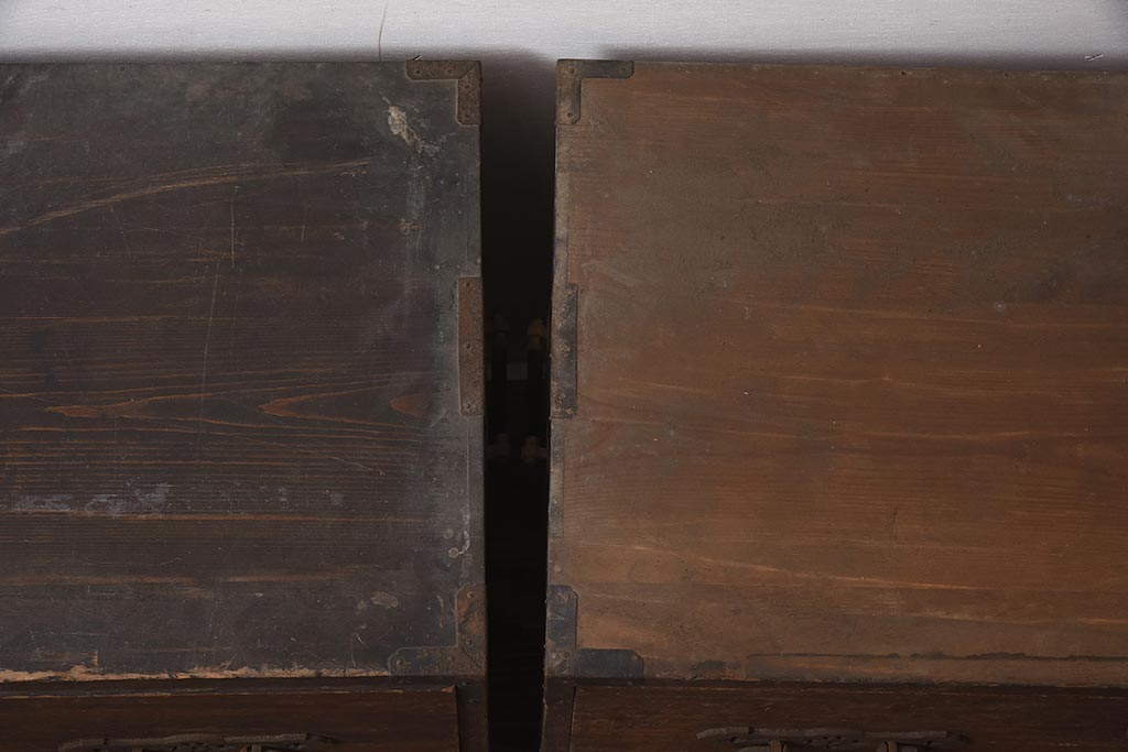 アンティーク家具　和製アンティーク　大正昭和初期　金具の意匠が珍しい!重ねの和箪笥(衣装箪笥、引き出し、チェスト)(R-043559)