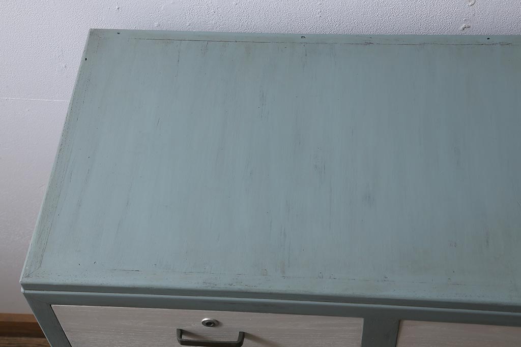 レトロ家具　フレンチカラーがかわいらしいペイントチェスト(引き出し、タンス)(R-043571)