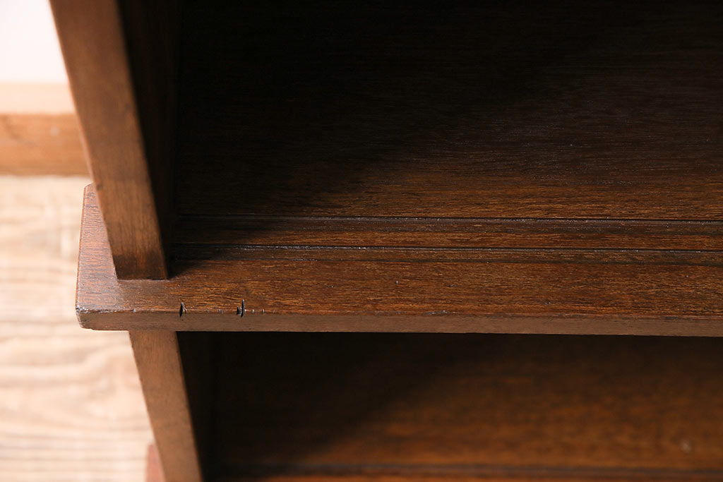 【セミオーダー家具実例】アンティーク本棚をご希望の色合いになるべく近づけてリペア。お持ちの家具とできるだけ一体感が出るように仕上げました。(オープンラック、シェルフ、ロッカー)