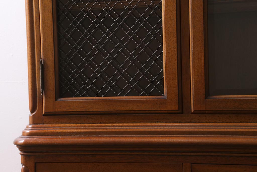 中古　DREXEL HERITAGE(ドレクセルヘリテイジ)　Touraine(ツーレイン)　チャイナキャビネット(食器棚、飾り棚)(定価約92万円)(R-043591)