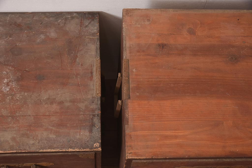 アンティーク家具　和製　明治期　ヒノキ材　大きめの金具が存在感溢れる重ね箪笥(和箪笥、衣装箪笥)(R-043599)