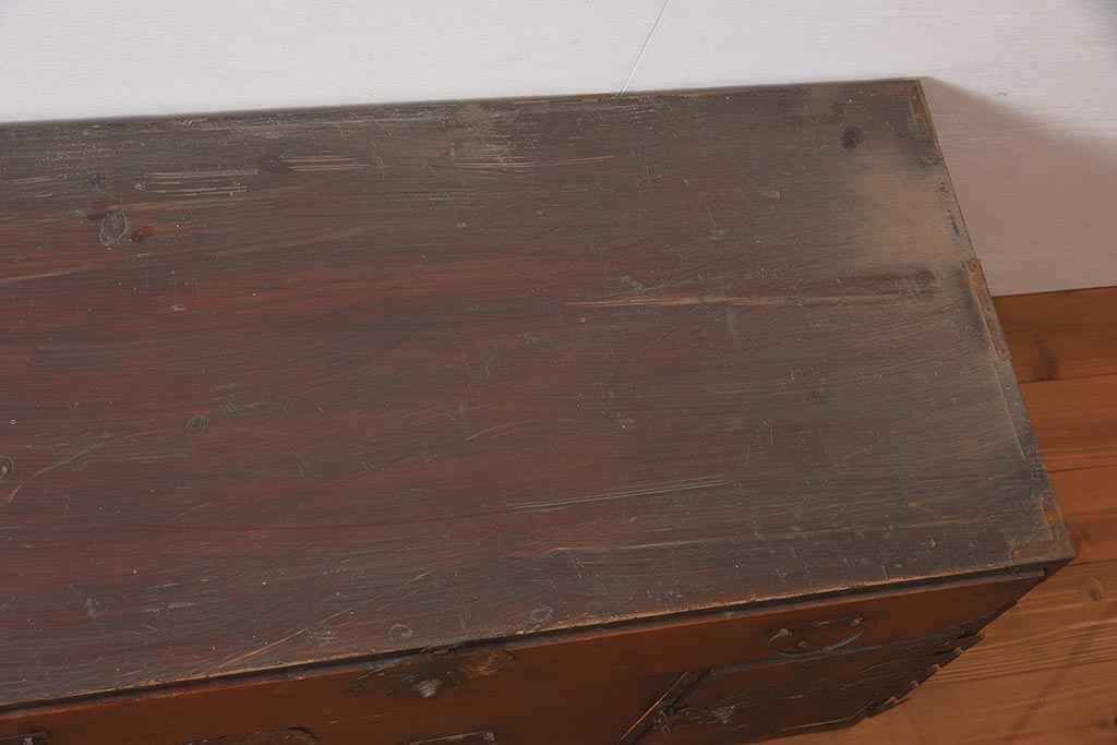 アンティーク家具　明治期　前面ケヤキ材　古い質感が味わい深い重ね箪笥(引き出し、衣装箪笥)(R-043600)