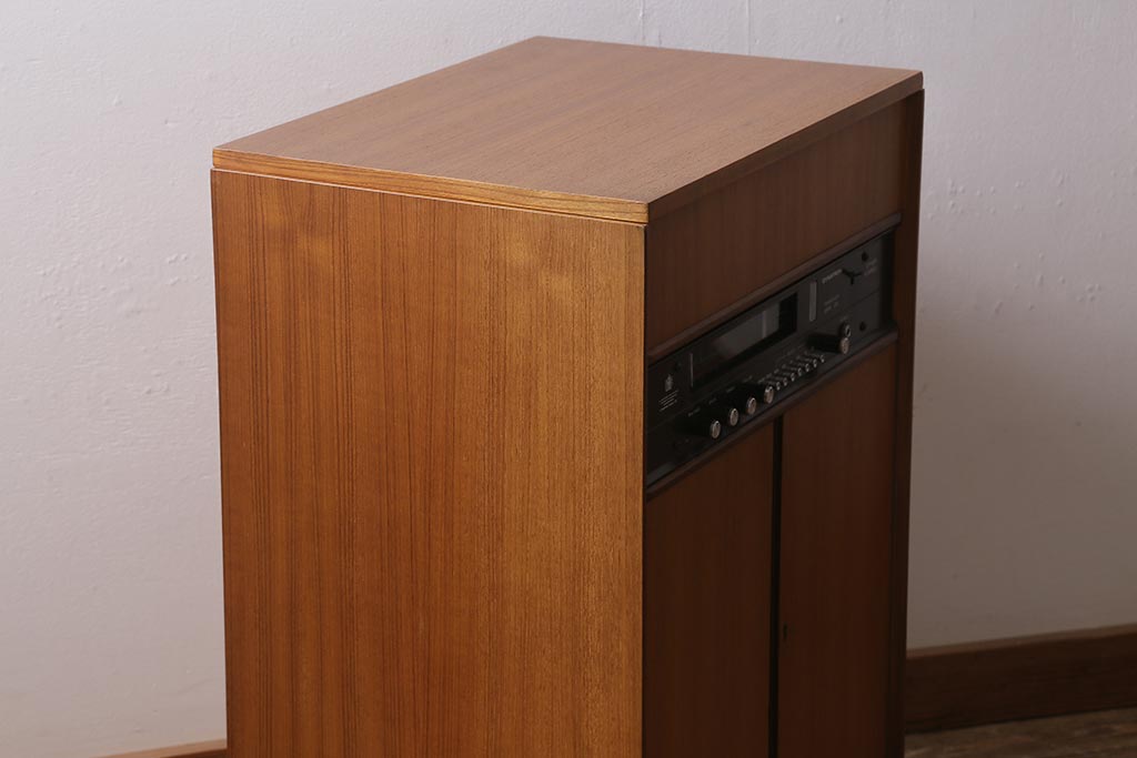 ジャンク品　イギリスビンテージ　Dynatron Radio Ltd・GOLDRING Lenco GL72　オーディオ機器付きキャビネット(ラジオグラム、レコードプレイヤー、ミュージックキャビネット、ヴィンテージ)(R-043607)