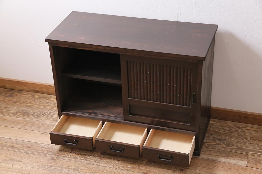 ラフジュ工房オリジナル　古建具リメイク　前板栗材　引き出し付き　和モダンなキャビネット(水屋、収納棚、戸棚)(R-043700)