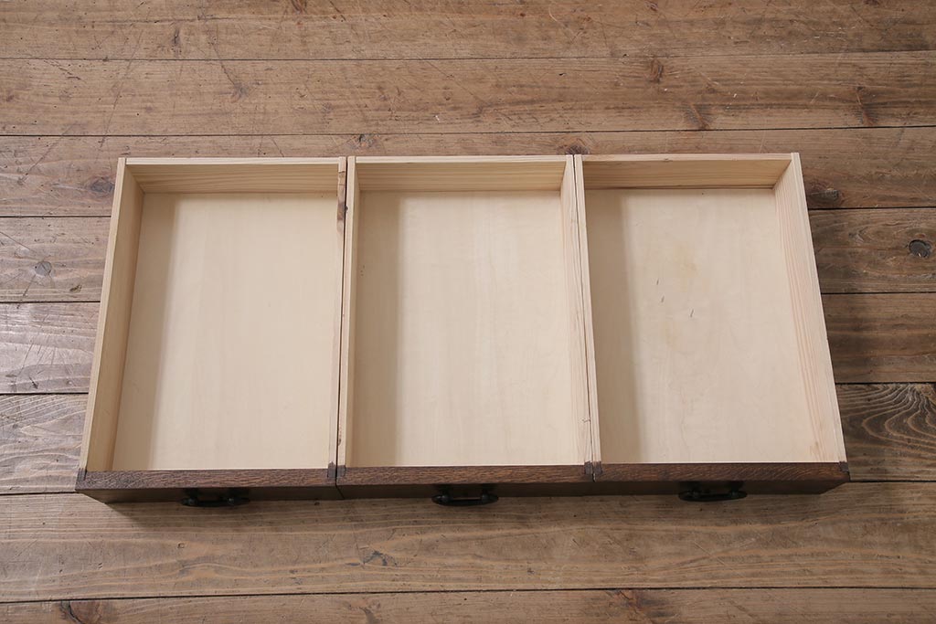 ラフジュ工房オリジナル　古建具リメイク　前板栗材　引き出し付き　和レトロなキャビネット(水屋、収納棚、戸棚)(R-043701)