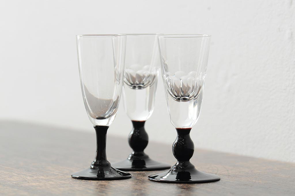 大正期　黒エナメル足　リキュールグラス3客セット(和ガラス、酒器)(R-043728)