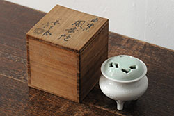 善夫銘　鳳香炉(白磁、青磁、共箱、茶道具)(R-043731)