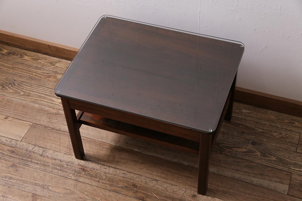 ビンテージ家具　オールドマルニ　maruni(マルニ木工)　棚付き　様々な空間い溶け込むシンプルなセンターテーブル(コーヒーテーブル)(R-043740)