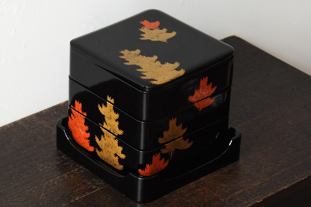 昭和期　輪島塗　松図木製三段重・重台　箱付き(重箱、漆器)(R-043770)