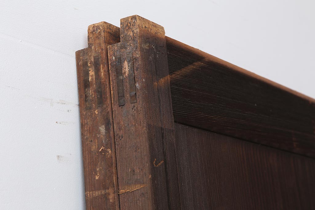 アンティーク建具　一枚板　古民家スタイルにおすすめな大振りサイズの板戸2枚セット(格子戸)(R-043820)