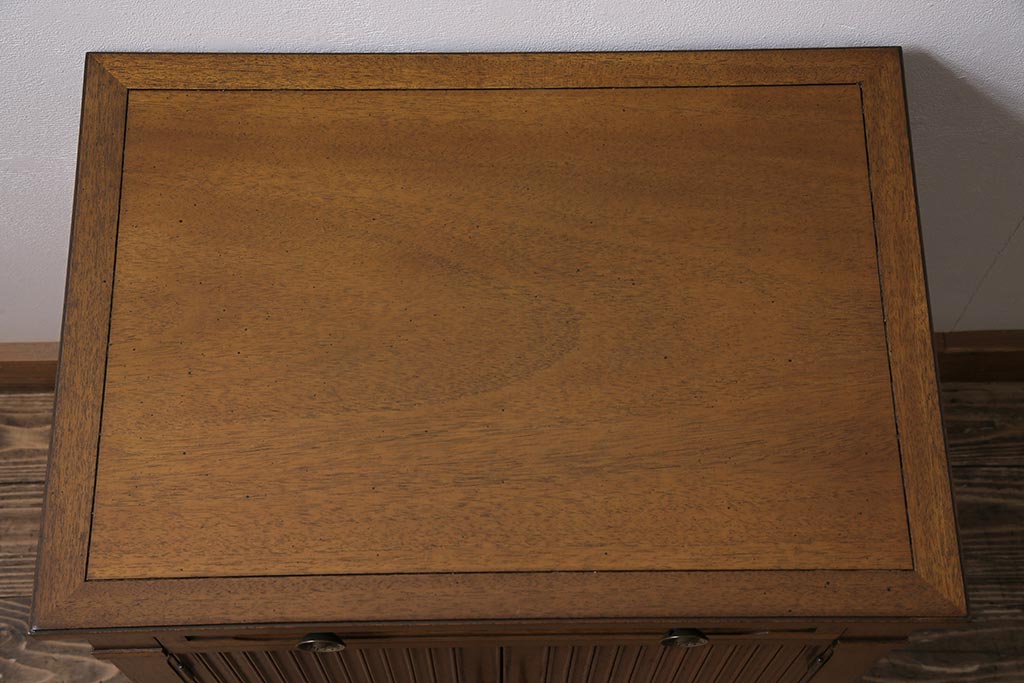 中古　DREXEL HERITAGE(ドレクセルヘリテイジ)　Triune(トライユン)　ナイトスタンド(サイドテーブル、ナイトテーブル、サイドキャビネット)(定価約25万円)(R-043825)