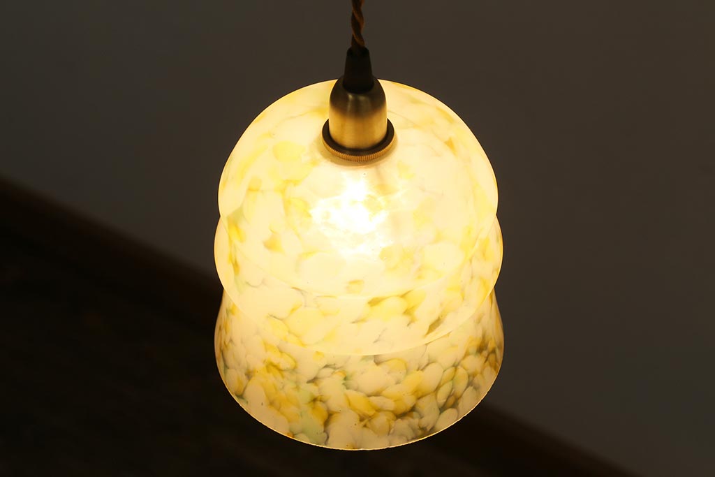 ヴィンテージ照明　イギリスビンテージ　淡い色味のマーブルガラスがおしゃれなペンダントライト(天井照明)(R-043855)